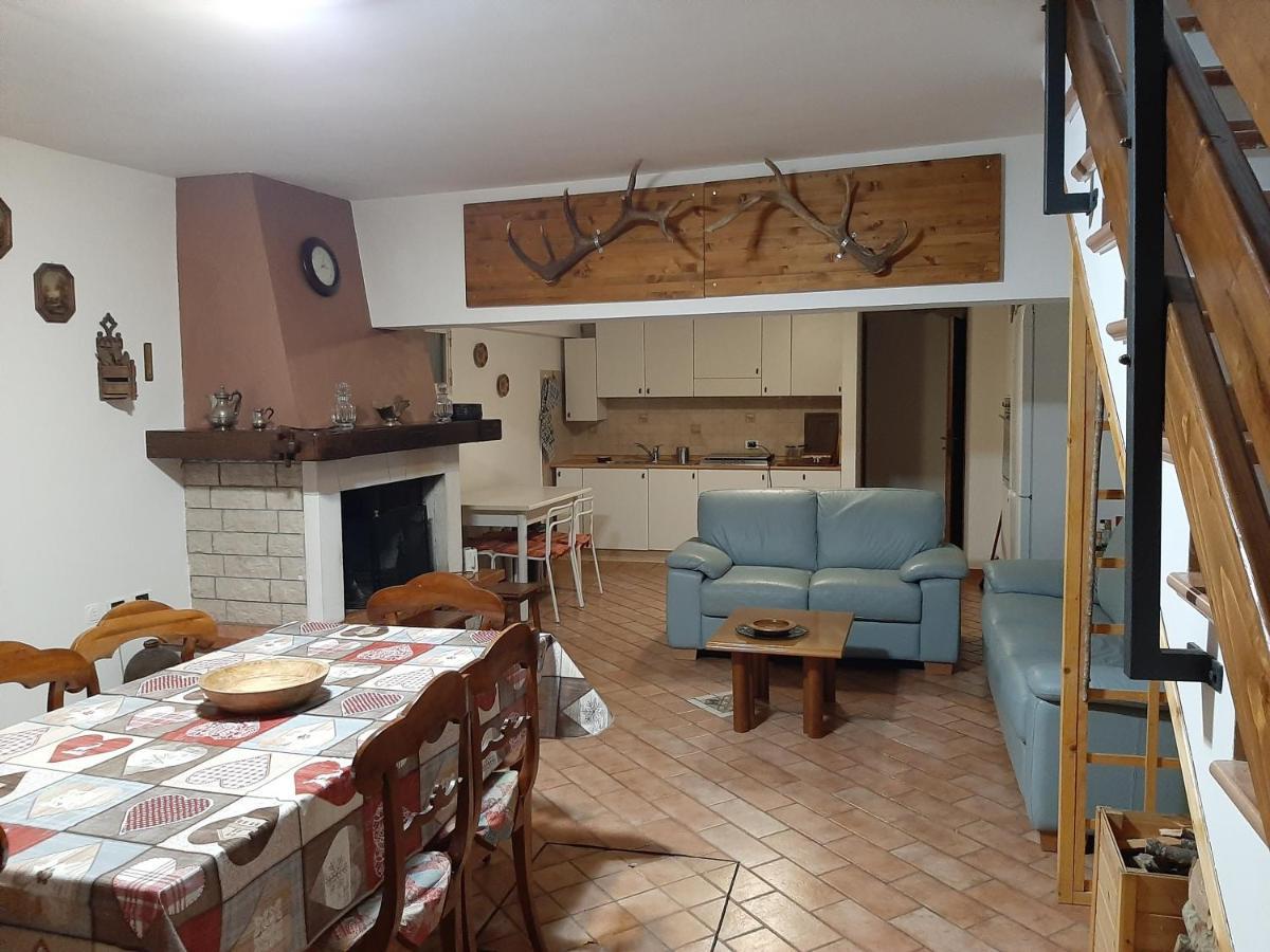 La Casa Di Walter E Rosa Villa Castel Di Sangro Dış mekan fotoğraf